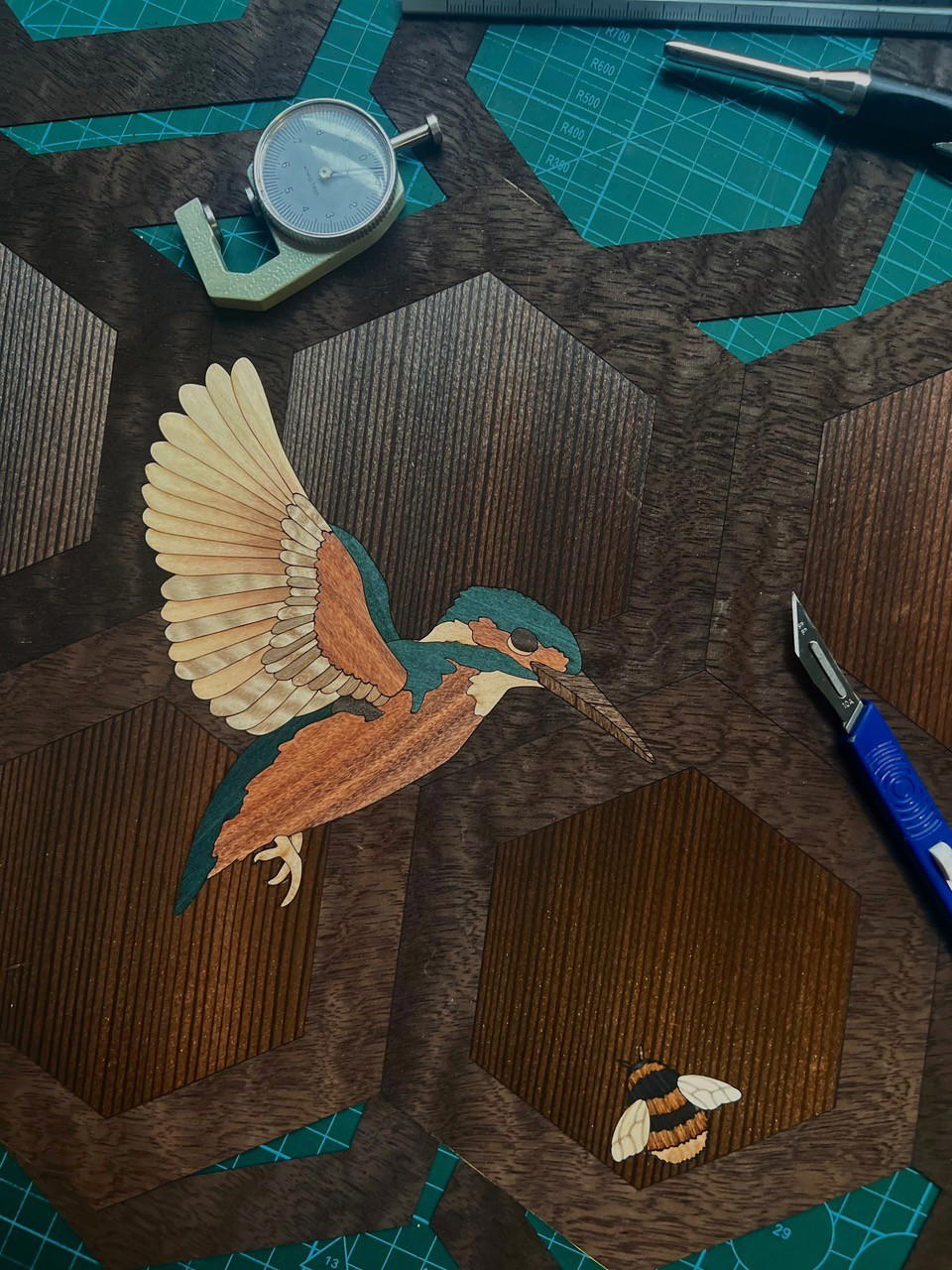 Carl Fox Artist, Martin pescatore, Intarsio